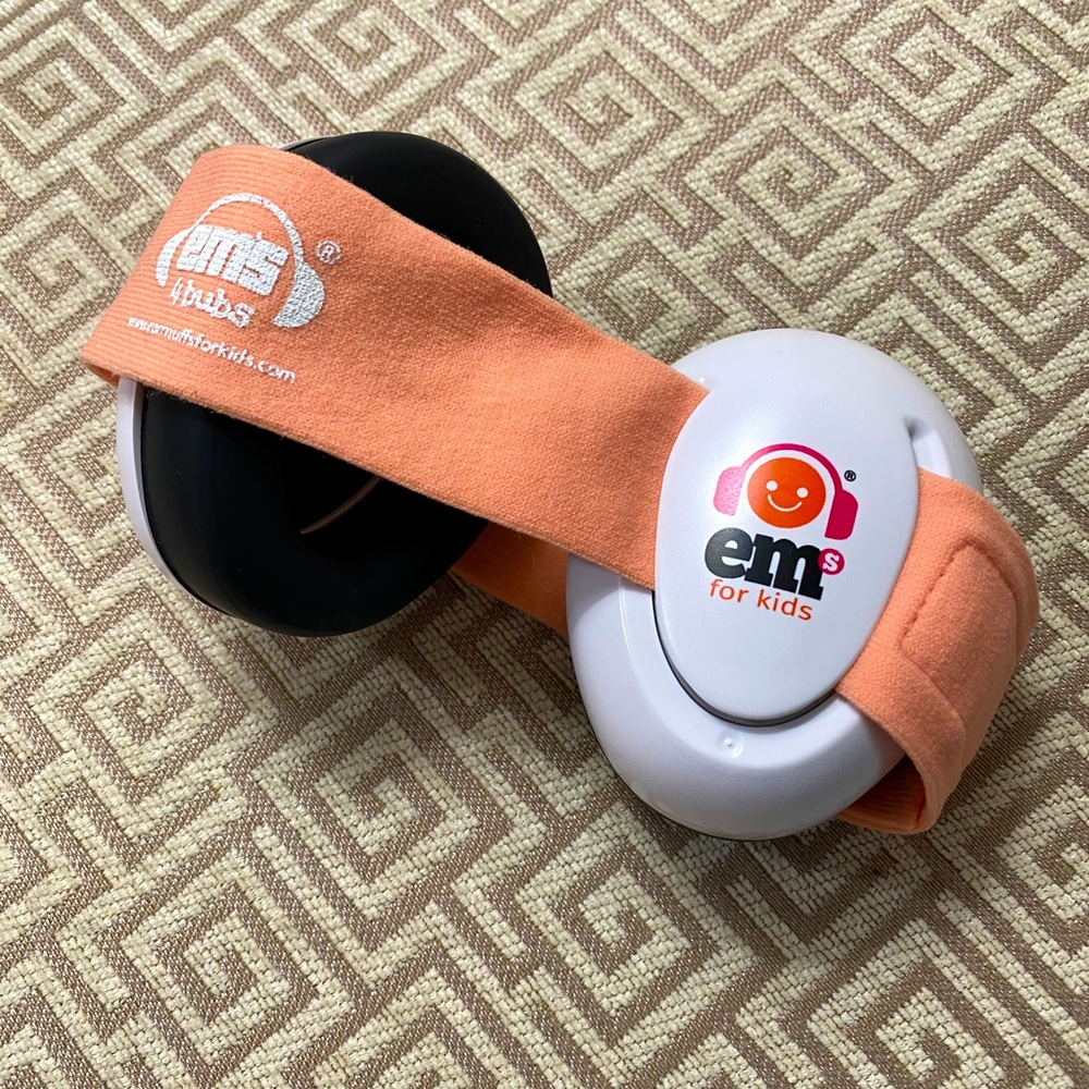 Baby noise-reducing earmuffs
